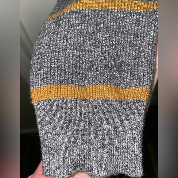 Amercian Eagle - high neck sweater - Picture 3 of 6